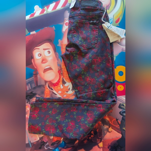 7 seven for all Making contour in Rogue roses🌹print skinny jeans Girls size 6P - Picture 3 of 5